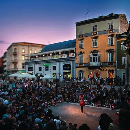 아파트 In With Wifi