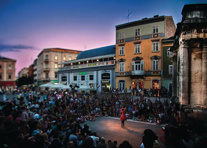 Апартаменты In With Wifi